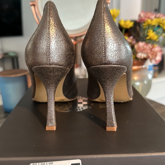 BRAND NEW Vince Camuto Avaden Pumps dark silver - Picture 4 of 7